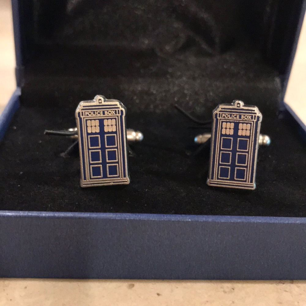 NWT Doctor Who Cufflinks (TARDIS)